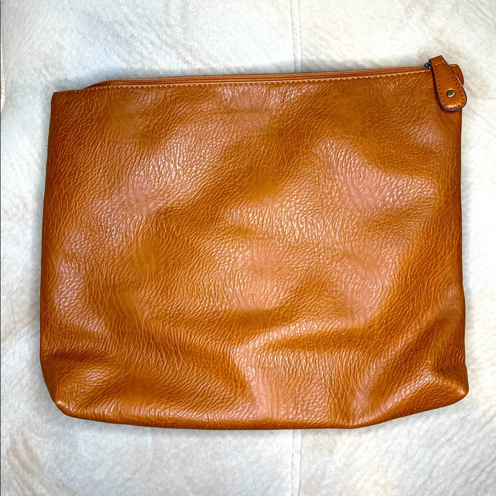 Free people clutch